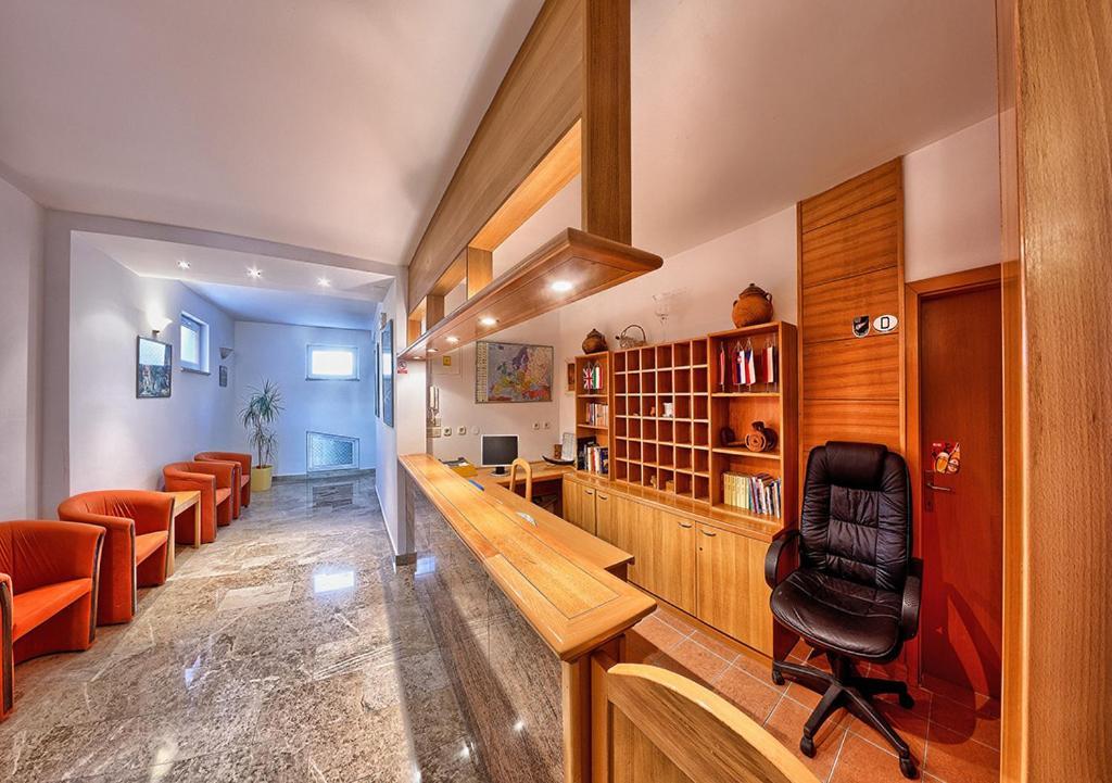 Hotel Nano Drvenik  Luaran gambar
